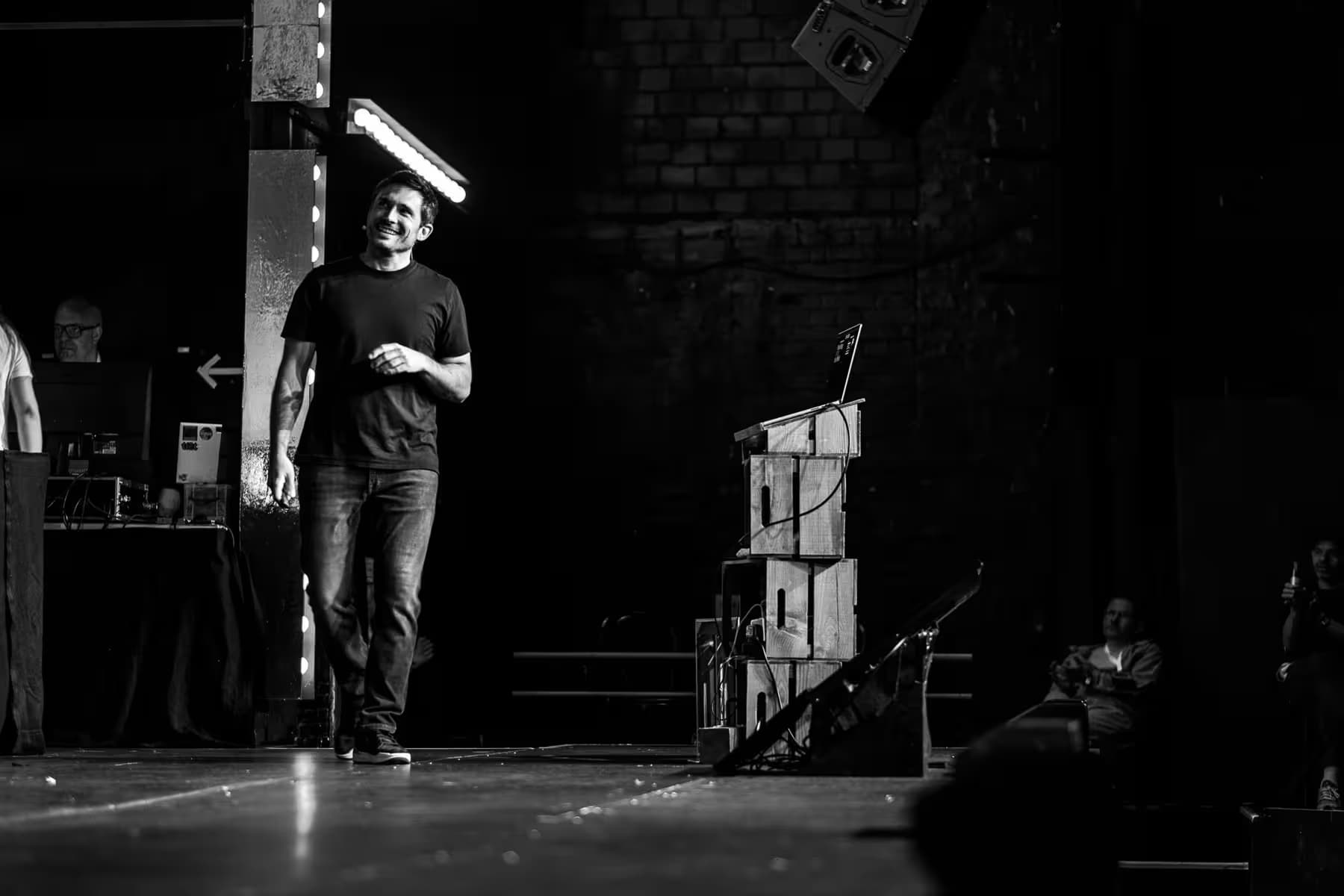 a picture of Matthias Ott on the stage at Beyond Tellerrand